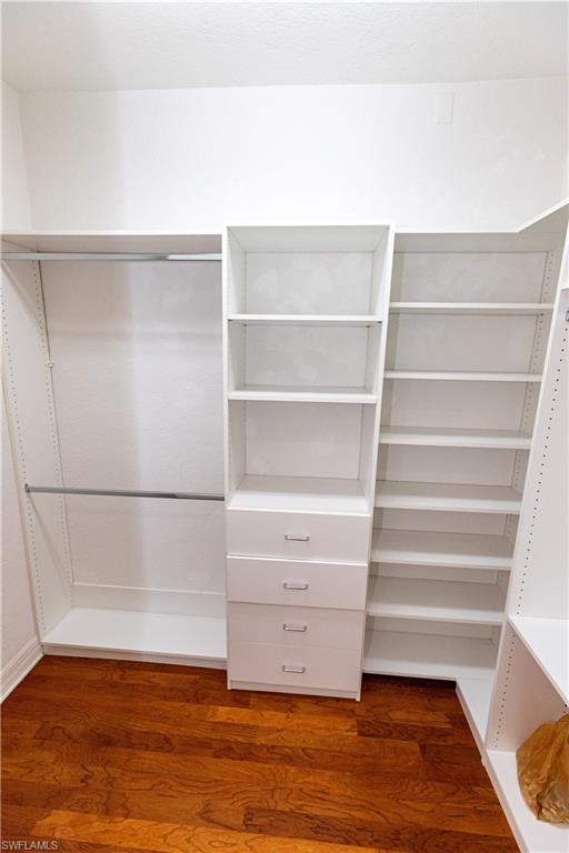 BEVERLY HILLS - Residential Lease