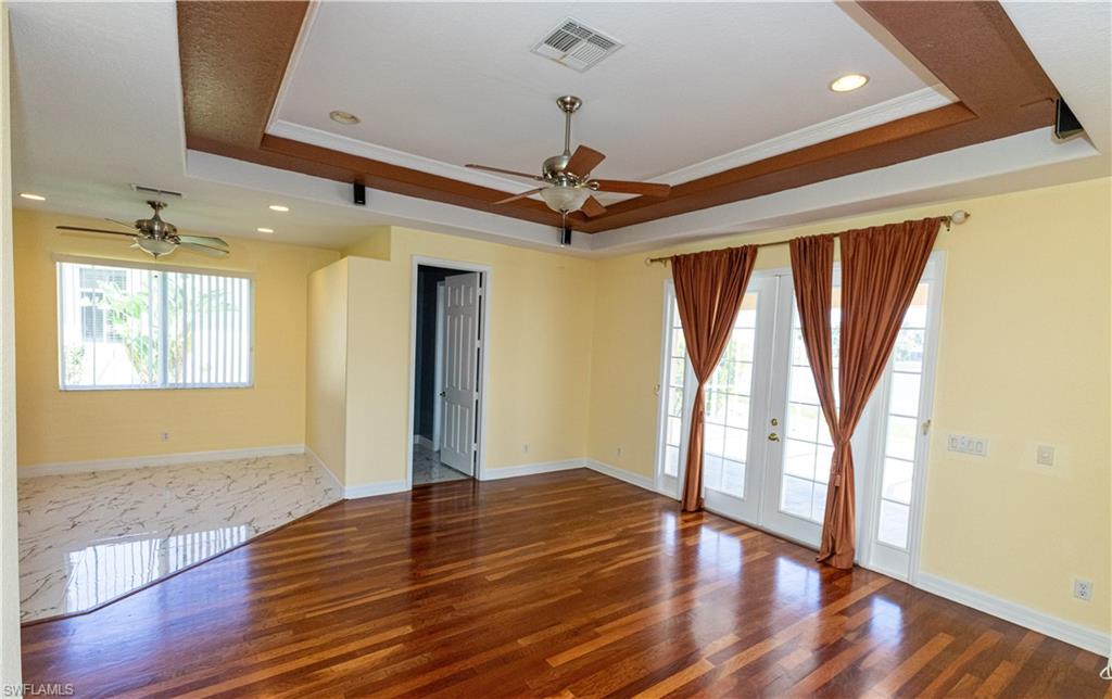 BEVERLY HILLS - Residential Lease