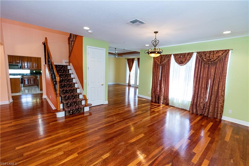 BEVERLY HILLS - Residential Lease