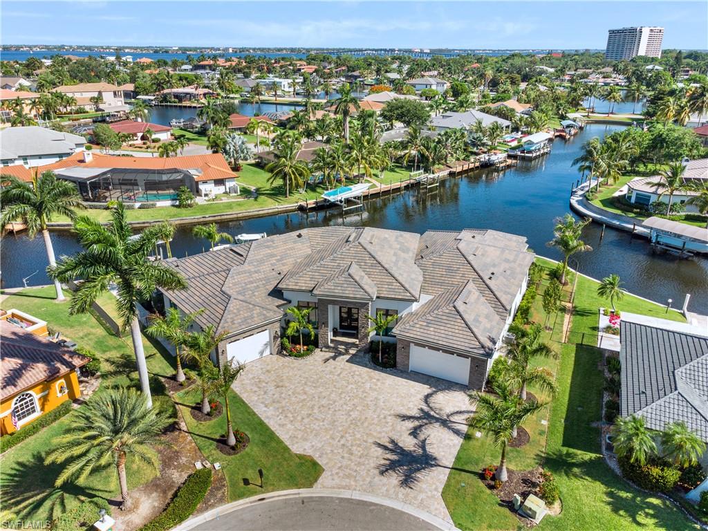 TOWN AND RIVER - Residential