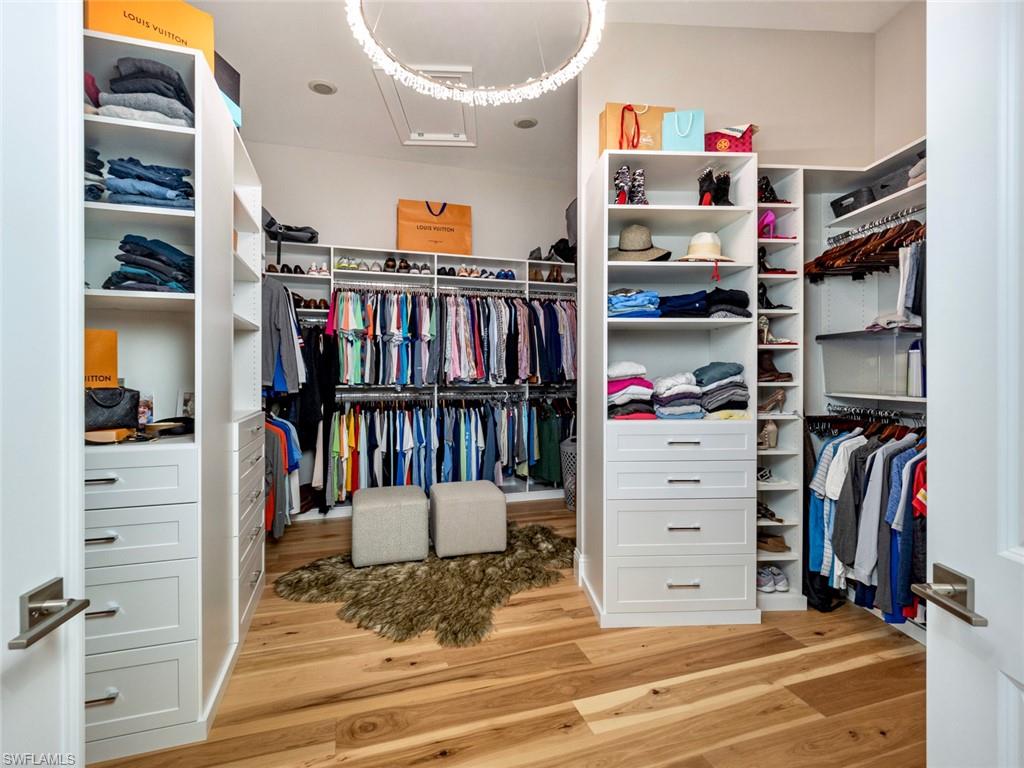 TOWN AND RIVER - Residential