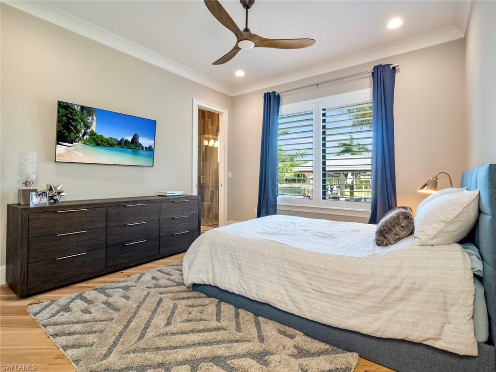 TOWN AND RIVER - Residential