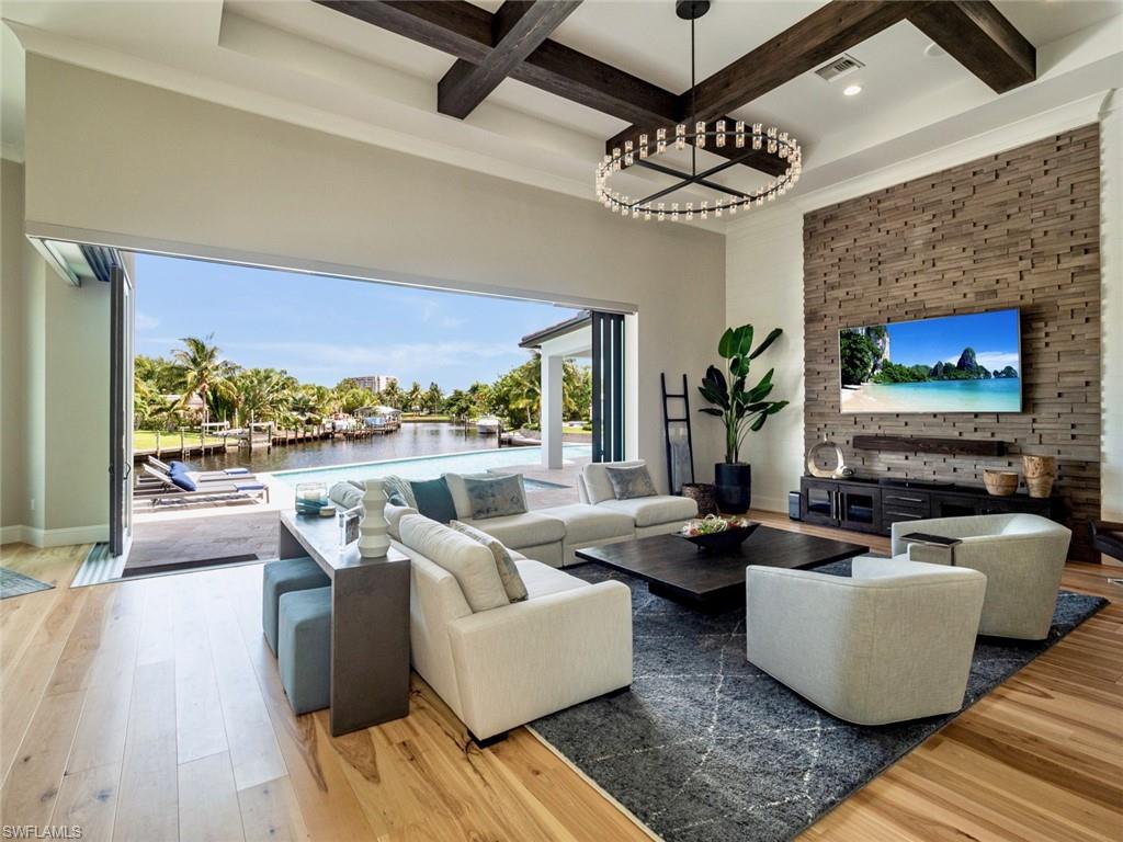 TOWN AND RIVER - Residential