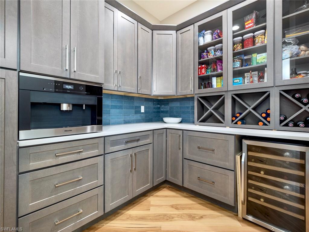 TOWN AND RIVER - Residential