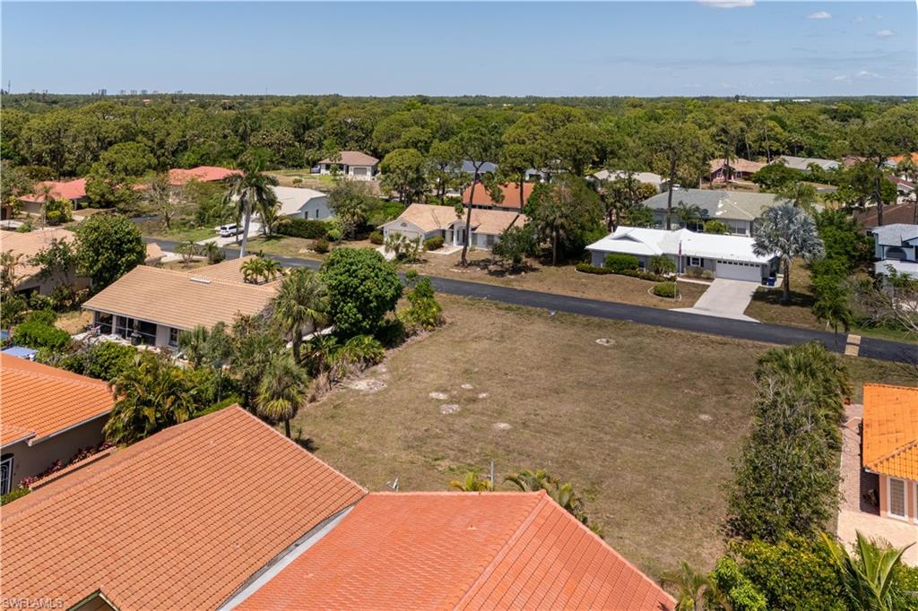 SPANISH GARDENS - Land