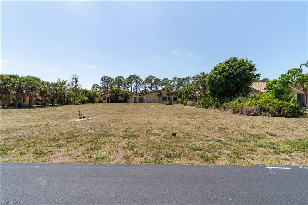 SPANISH GARDENS - Land