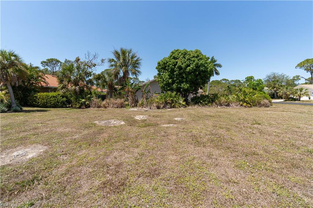 SPANISH GARDENS - Land