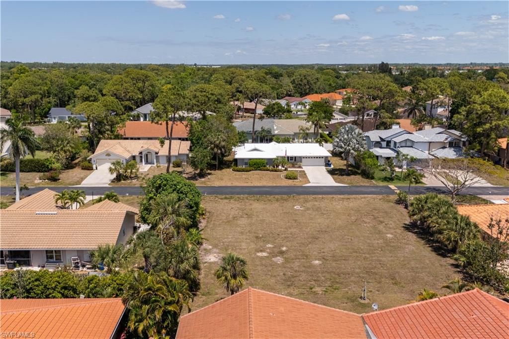 SPANISH GARDENS - Land