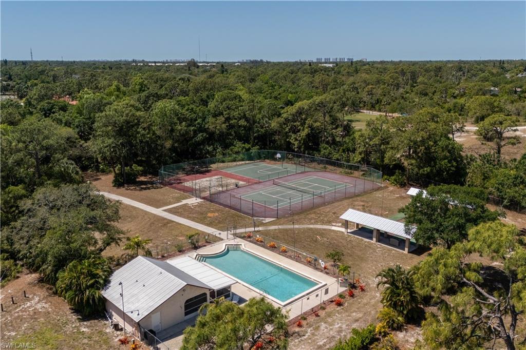 SPANISH GARDENS - Land