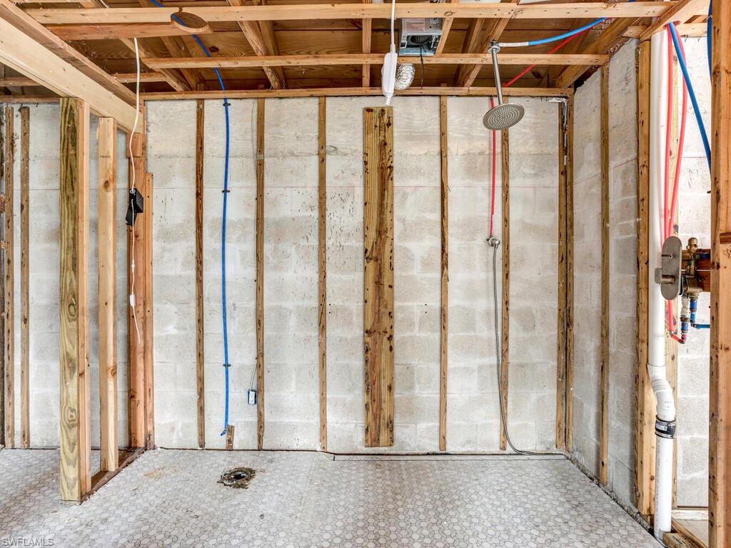 WEST ROCKS - Residential