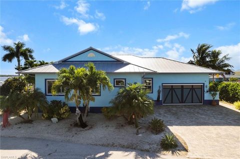 2743 Janet ST MATLACHA FL 33993