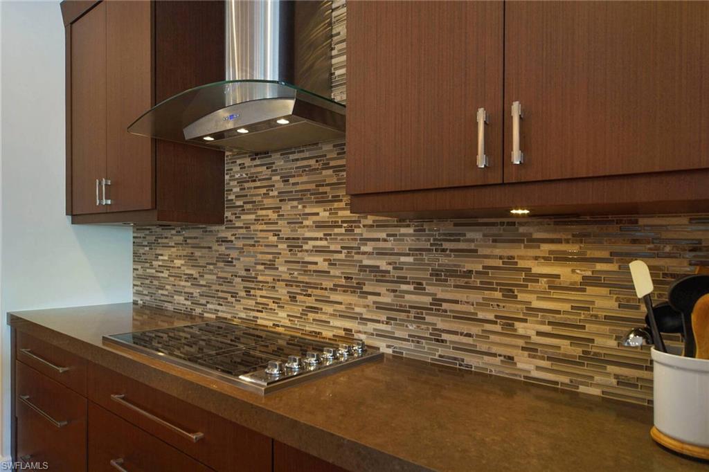 TOWN AND RIVER - Residential