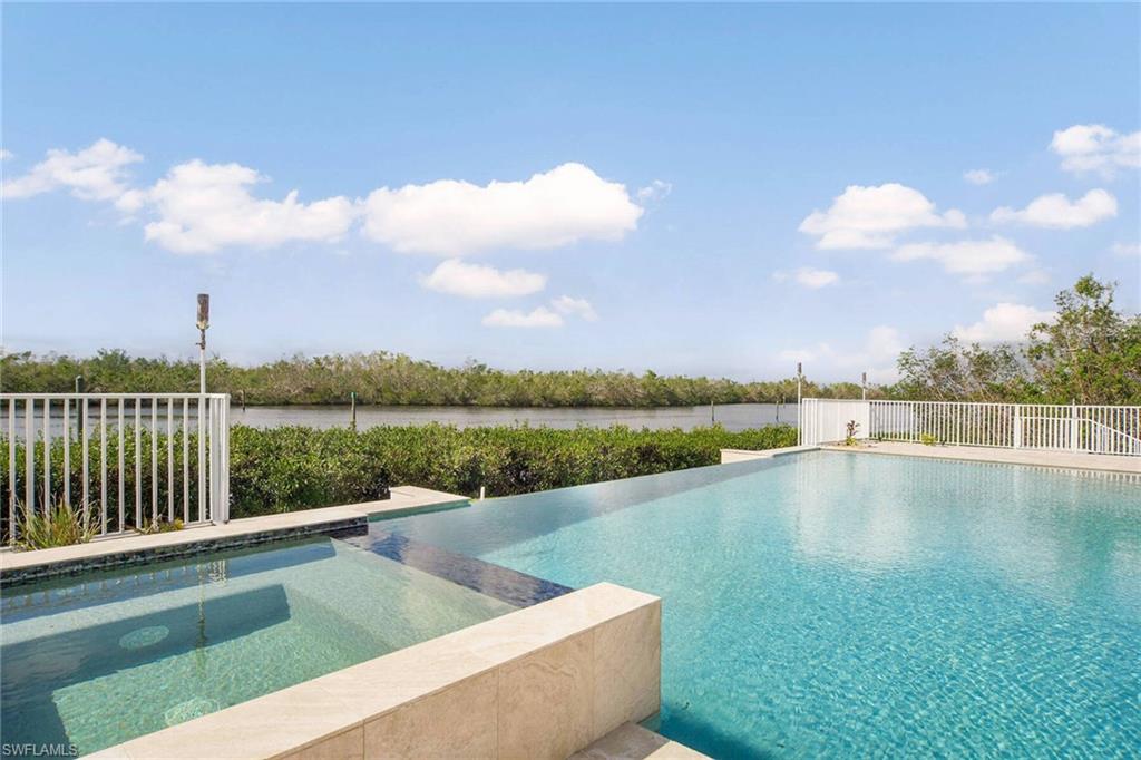 TOWN AND RIVER - Residential