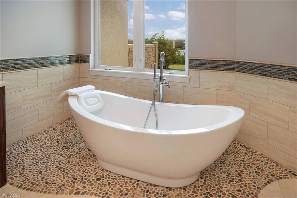 TOWN AND RIVER - Residential