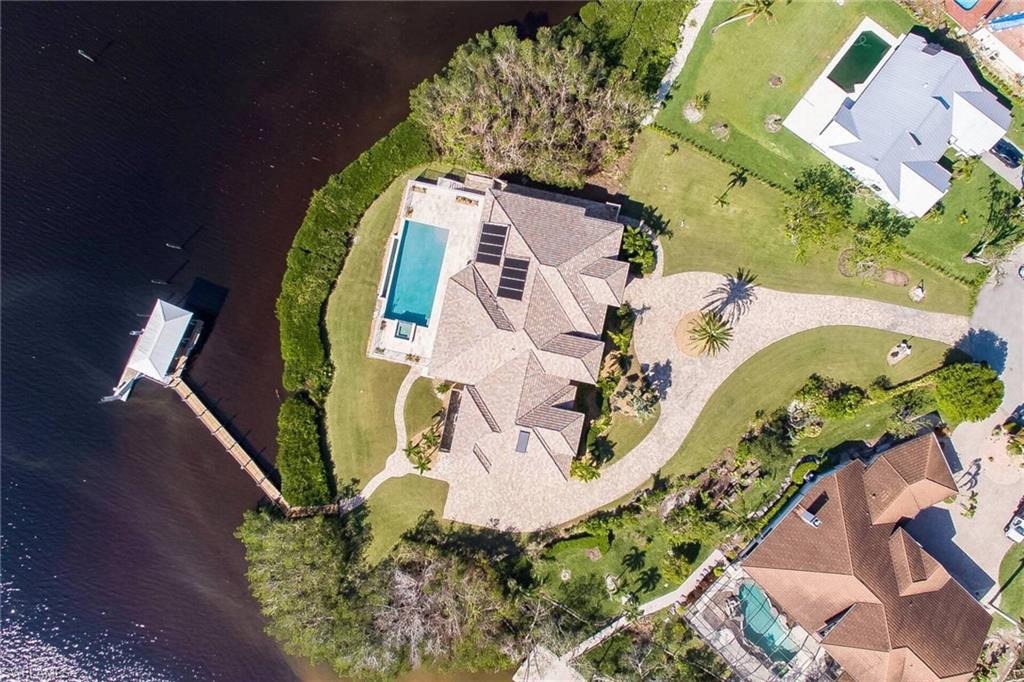 TOWN AND RIVER - Residential