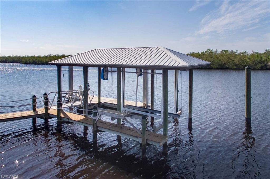 TOWN AND RIVER - Residential