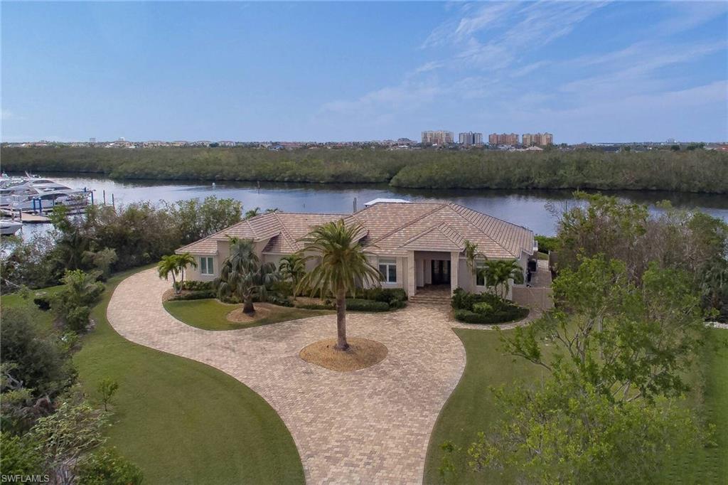 TOWN AND RIVER - Residential