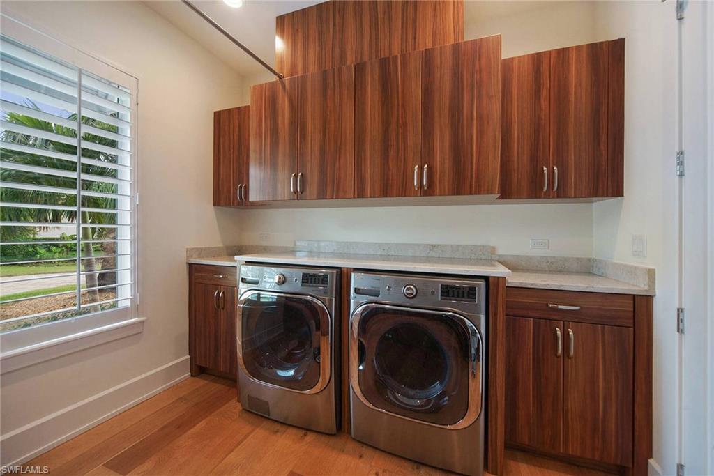 TOWN AND RIVER - Residential