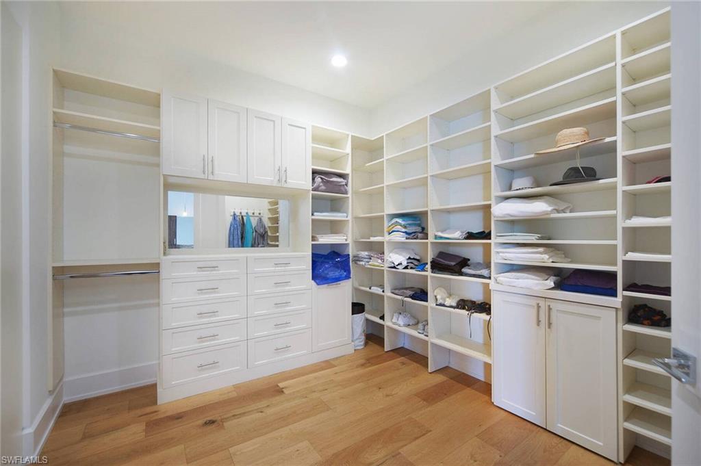 TOWN AND RIVER - Residential