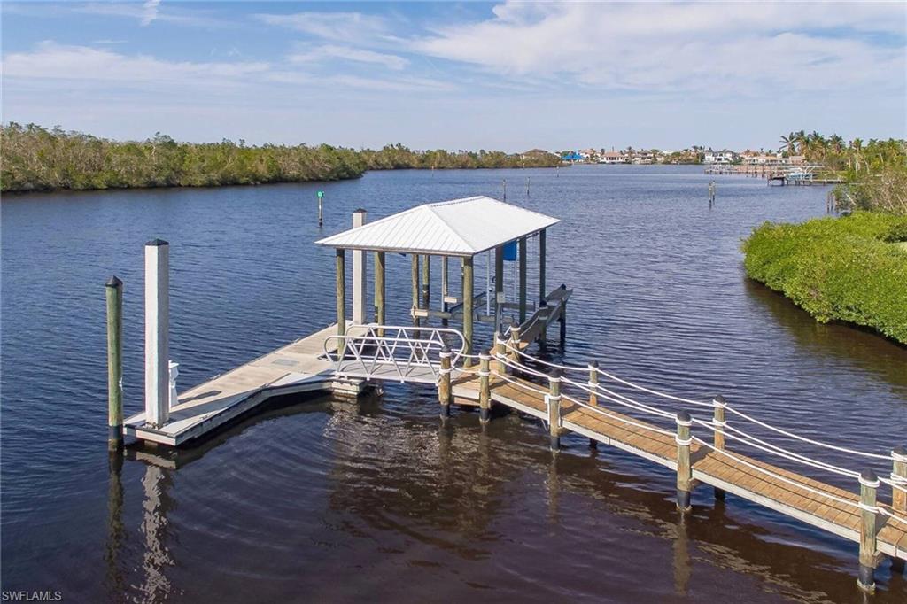 TOWN AND RIVER - Residential