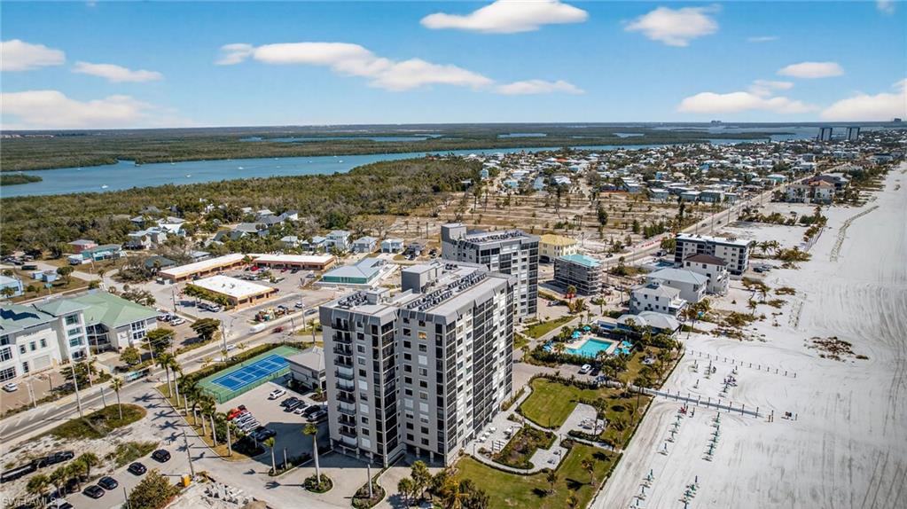 CAPER BEACH CLUB - Residential