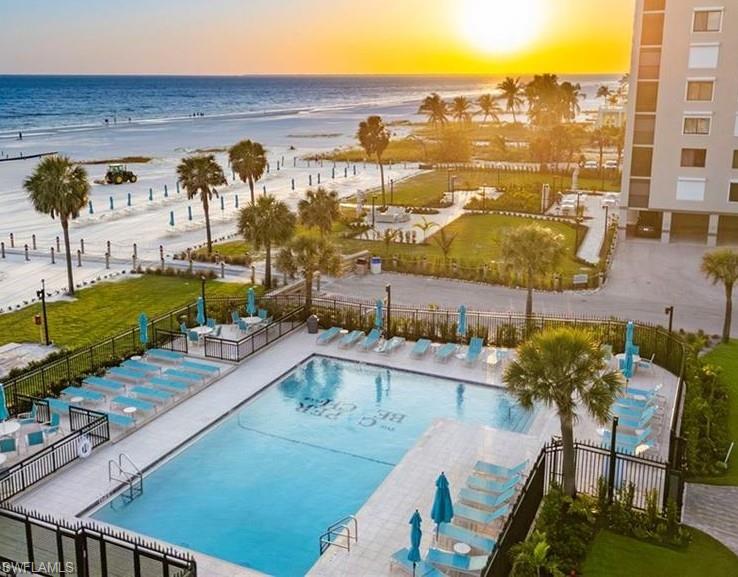 CAPER BEACH CLUB - Residential