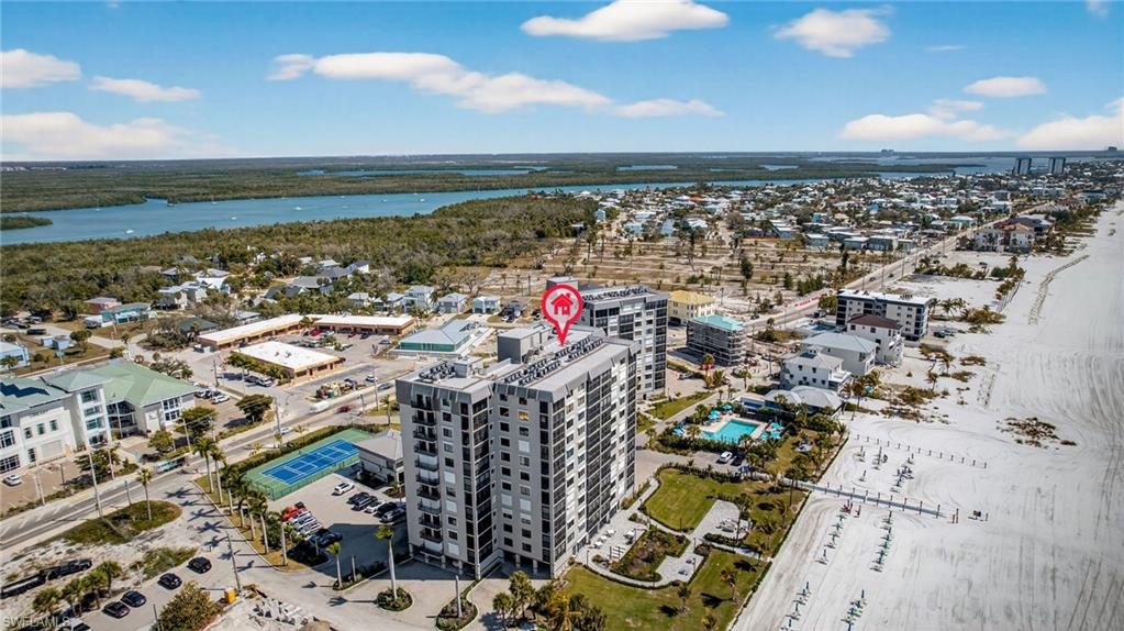 CAPER BEACH CLUB - Residential