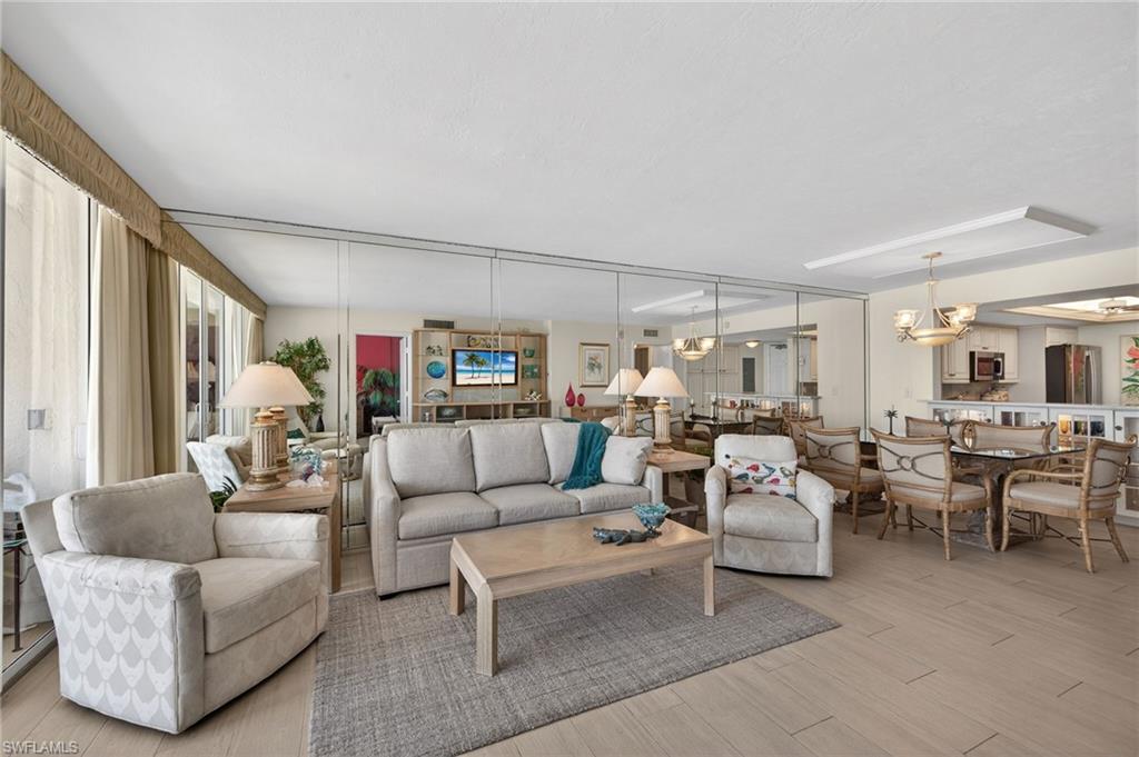 CAPER BEACH CLUB - Residential