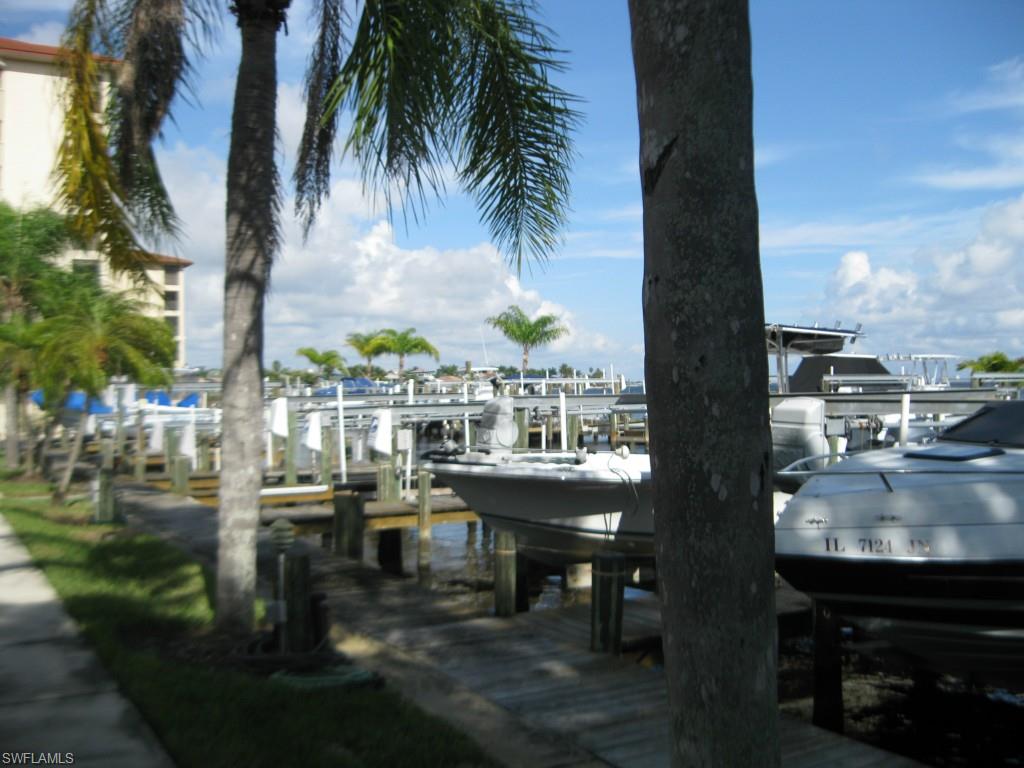 RIVERS CONDO - Residential