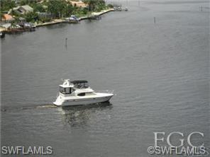 RIVERS CONDO - Residential