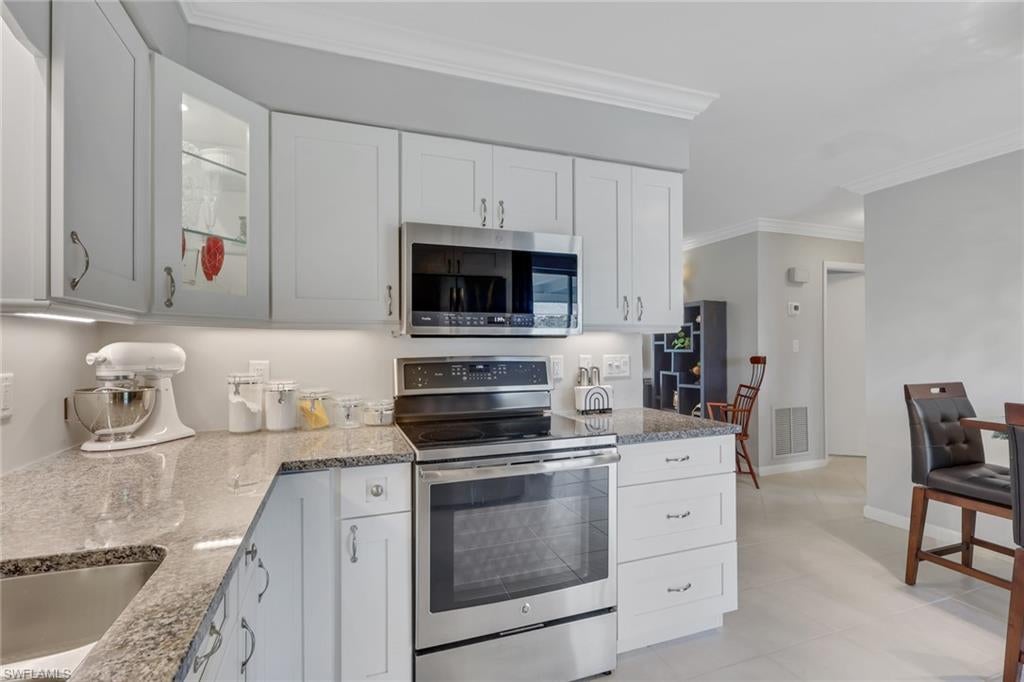 175 Crown DR 8