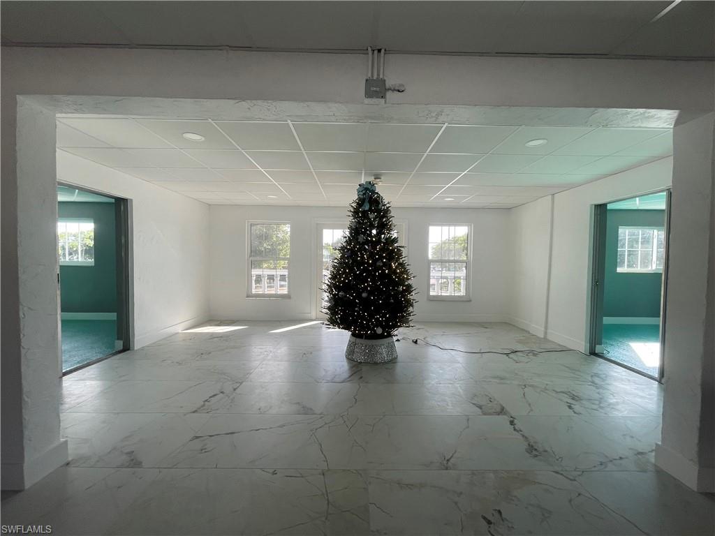 WINDSOR WEST - Residential