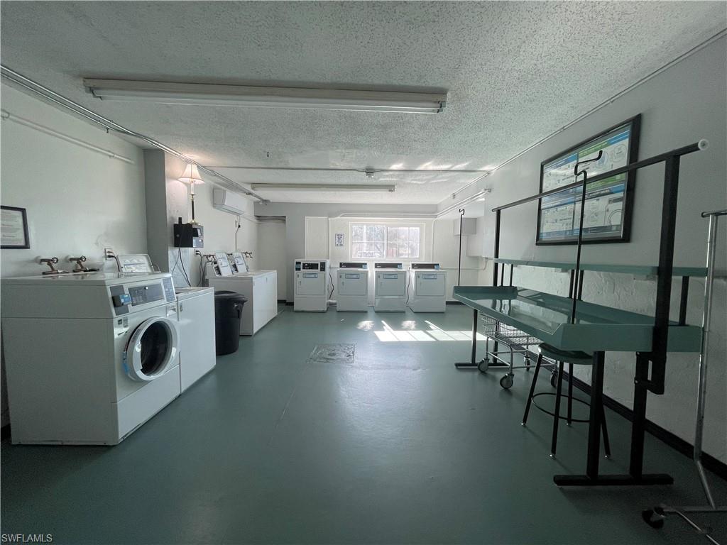 WINDSOR WEST - Residential