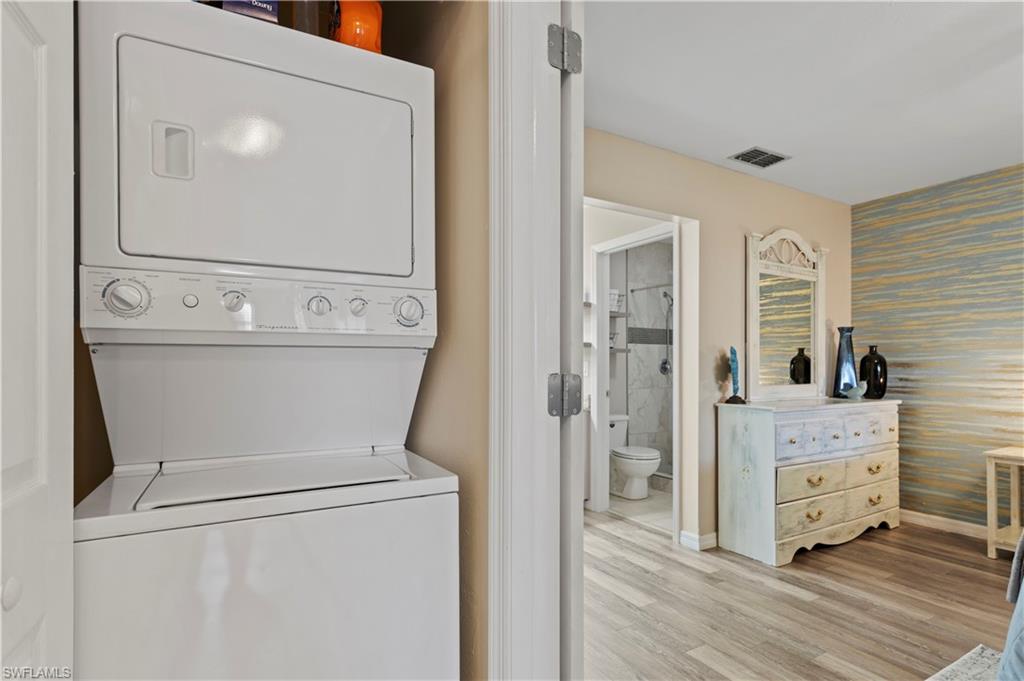 ROYAL WOODS - Residential