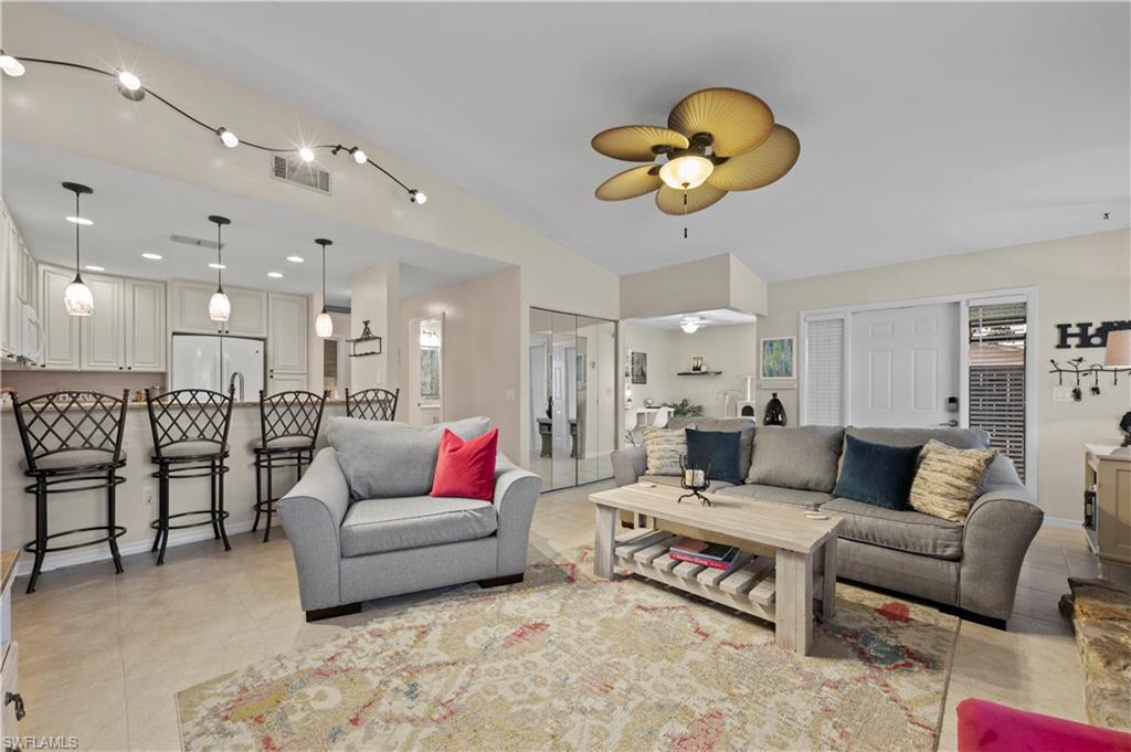 ROYAL WOODS - Residential