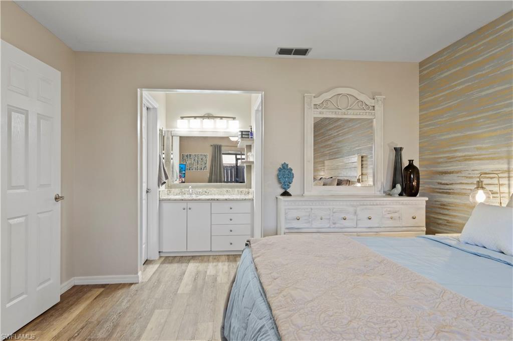 ROYAL WOODS - Residential