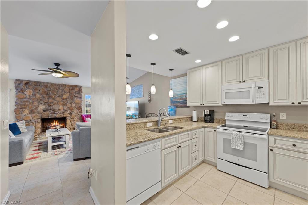 ROYAL WOODS - Residential