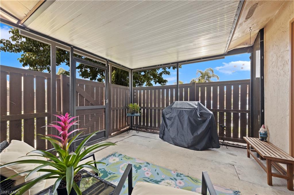 ROYAL WOODS - Residential