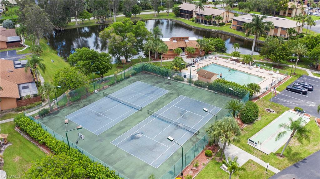 ROYAL WOODS - Residential