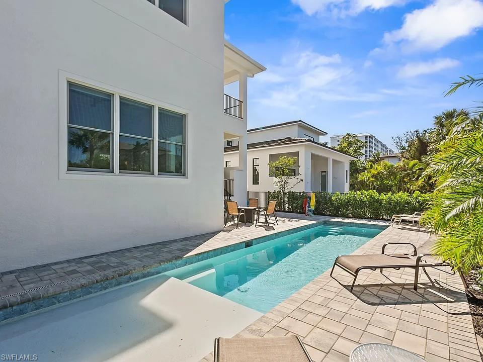 NAPLES PARK - Residential