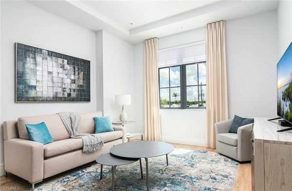101 8TH ST S # 207, NAPLES, FL 34102 - Image db4e92217f1bbc6dedb3f5c5f36b9662/693000000