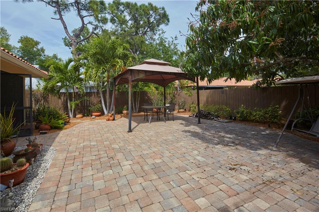 IMPERIAL SHORES - Residential