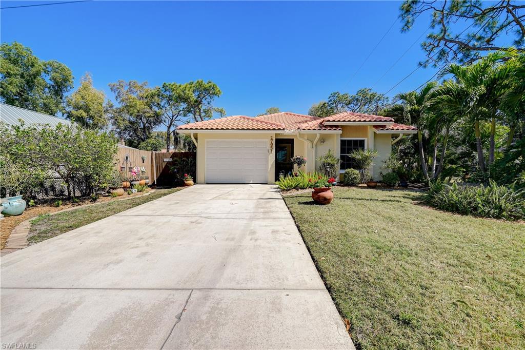 IMPERIAL SHORES - Residential