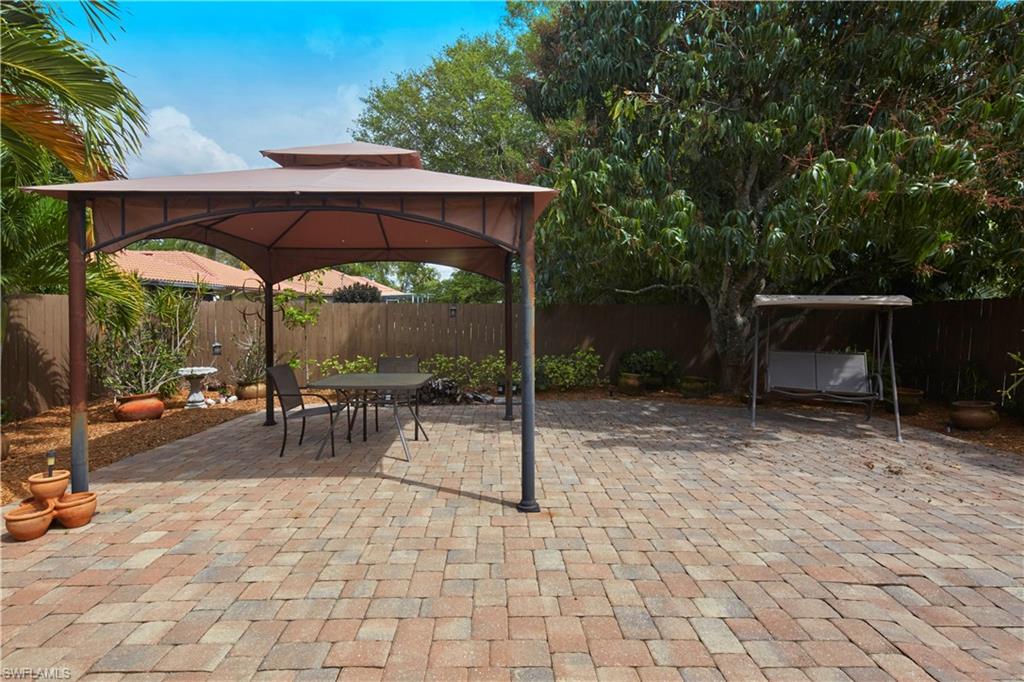 IMPERIAL SHORES - Residential