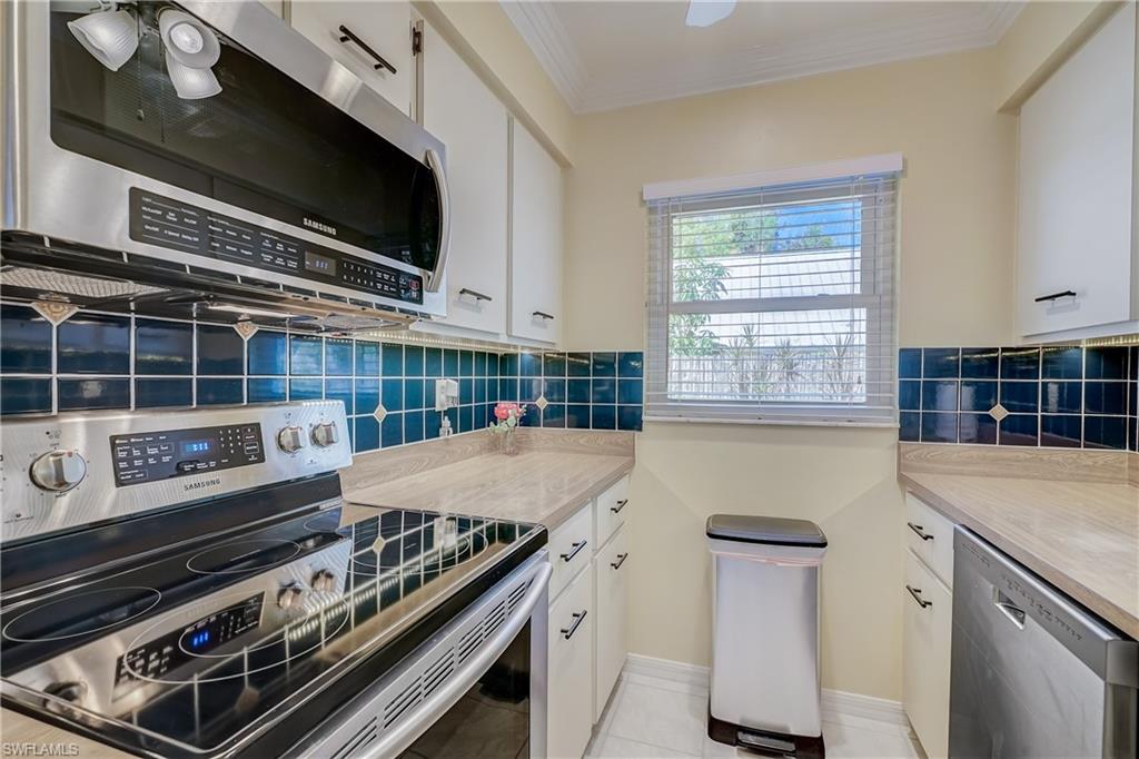 IMPERIAL SHORES - Residential