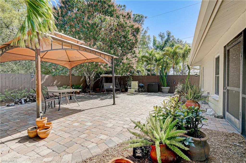 IMPERIAL SHORES - Residential