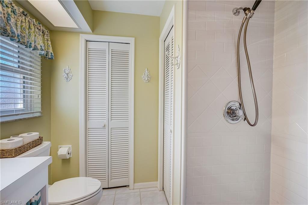 IMPERIAL SHORES - Residential