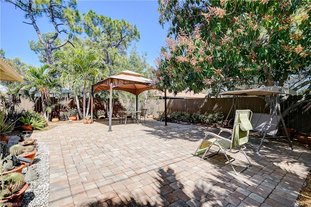 IMPERIAL SHORES - Residential