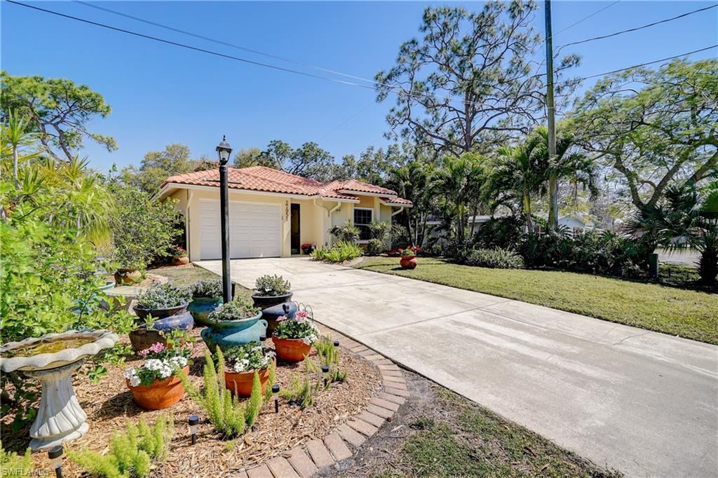 IMPERIAL SHORES - Residential