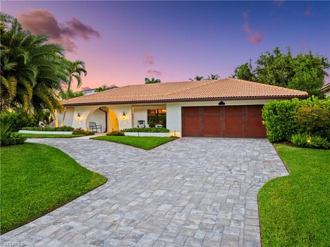 Photo of 517 Parkwood LN, NAPLES, FL 34103 (MLS # 225078169)